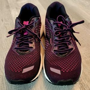 Womens Brooks running shoes